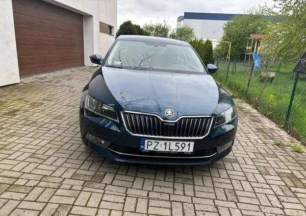 Skoda Superb cena 77400 przebieg: 145000, rok produkcji 2018 z Poznań małe 106